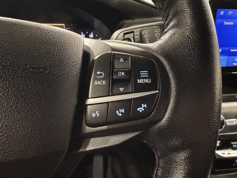 Used 2020 Ford Explorer XLT image 14