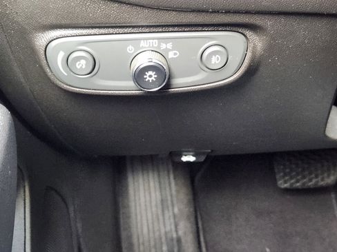 Used 2020 Chevrolet Equinox Premier image 23