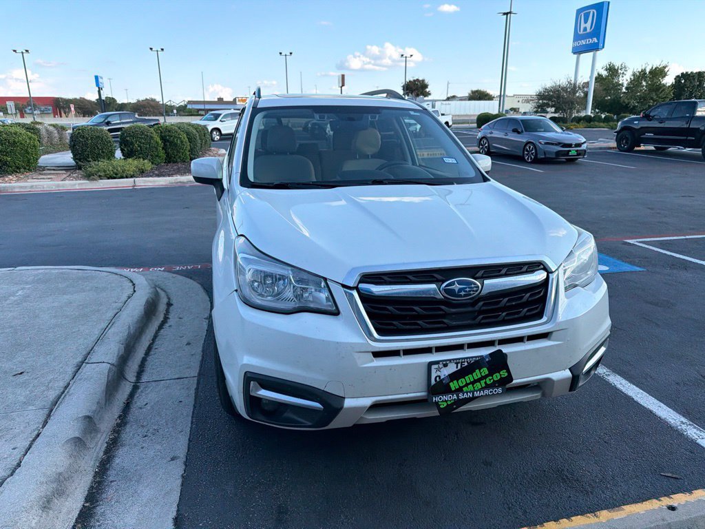 Used 2017 Subaru Forester 2.5i Premium AWD/4WD image 4