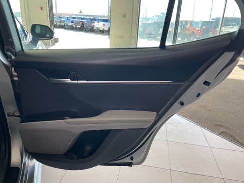 Used 2021 Toyota Camry SE image 21