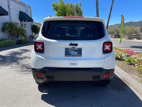 Used 2020 Jeep Renegade Altitude FWD image 6