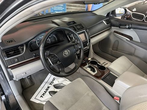Used 2012 Toyota Camry XLE w/ Convenience Pkg FWD image 10