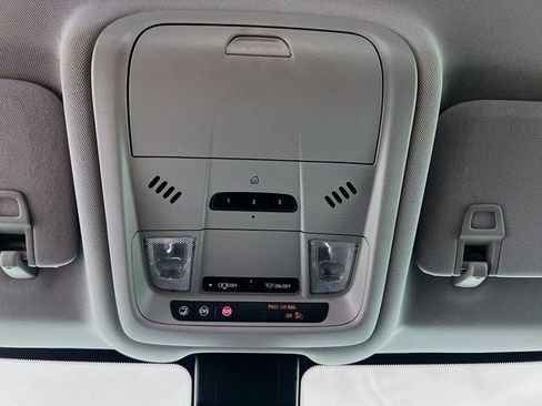 Used 2021 Chevrolet Equinox Premier FWD image 20