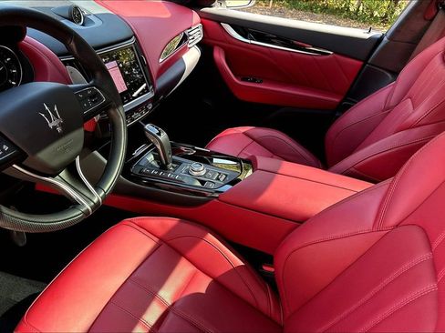 Used 2022 Maserati Levante GT AWD/4WD image 18