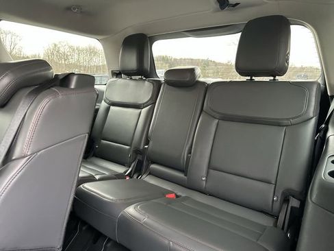 Used 2025 Ford Expedition Active image 28