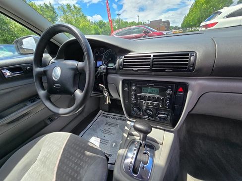 Used 2003 Volkswagen Passat GL image 24