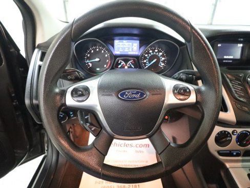 Used 2014 Ford Focus SE FWD image 14