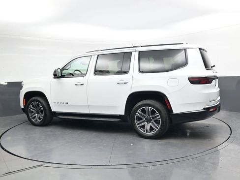 Used 2024 Jeep Wagoneer Series II image 7