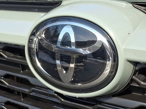 Used 2023 Toyota RAV4 XLE w/ Convenience Package image 29