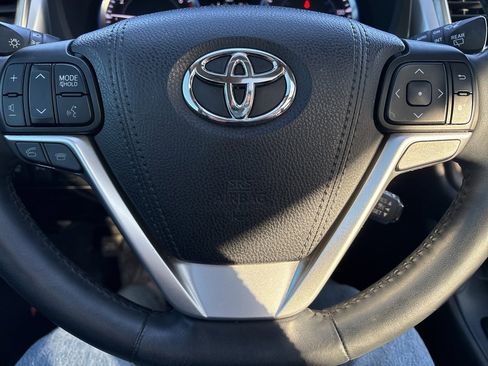 Used 2016 Toyota Highlander Limited Platinum image 15