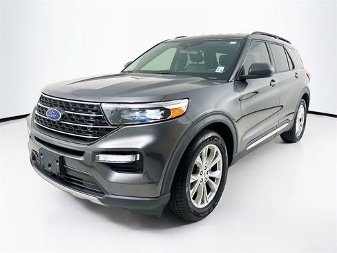 Used 2020 Ford Explorer XLT w/ Equipment Group 202A image 1