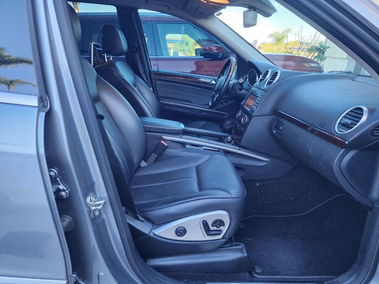 Used 2012 Mercedes-Benz GL 450 4MATIC image 30