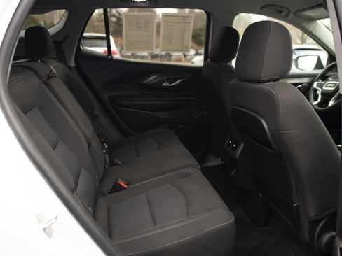 Used 2023 GMC Terrain SLE w/ Driver Convenience Package image 17