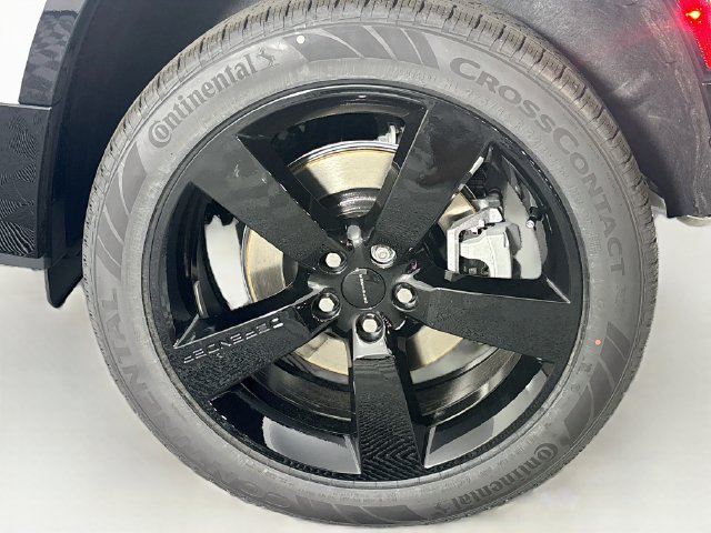 New 2026 Land Rover Defender 110 X-Dynamic SE AWD/4WD image 28