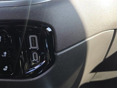 New 2026 GMC Sierra 1500 SLT w/ SLT Premium Package image 38