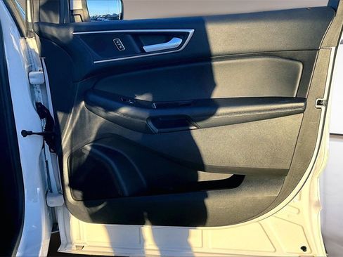 Used 2017 Ford Edge SEL w/ Equipment Group 201A image 18