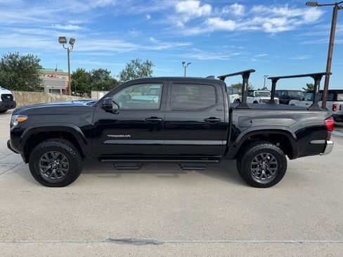 Used 2022 Toyota Tacoma SR5 AWD/4WD image 9