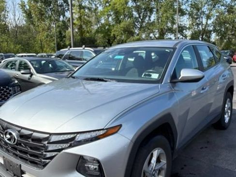 Used 2024 Hyundai Tucson SE AWD/4WD image 3