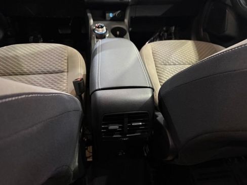 Used 2020 Ford Escape SE FWD image 30
