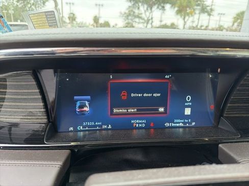 Used 2022 Lincoln Navigator L Black Label image 9