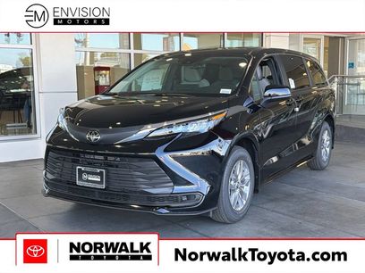 New 2026 Toyota Sienna LE