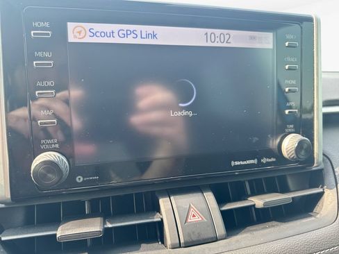 Used 2019 Toyota RAV4 XLE w/ Convenience Package FWD image 20