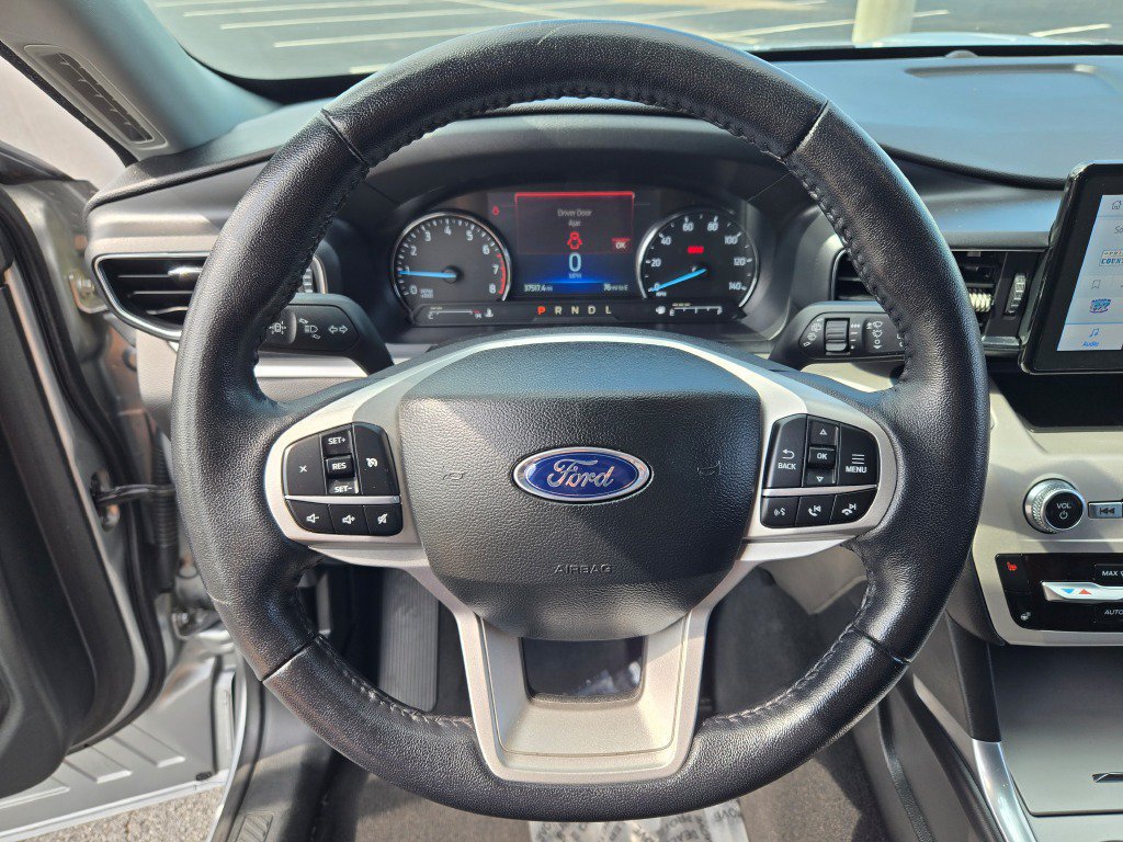 Used 2023 Ford Explorer XLT w/ Equipment Group 202A AWD/4WD image 36