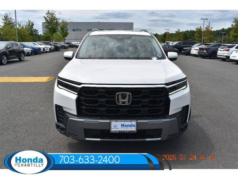 New 2026 Honda Pilot Elite image 2