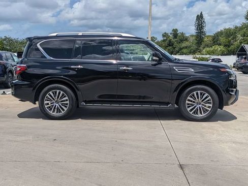 Used 2024 Nissan Armada SL w/ Captain's Chairs Package AWD/4WD image 4
