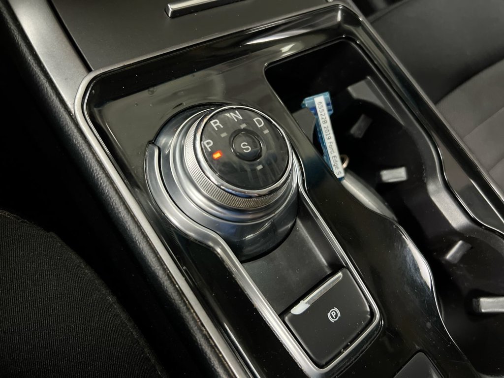 Used 2019 Ford Edge SE FWD image 17