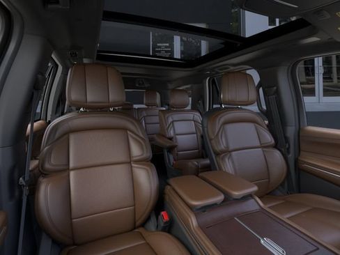 New 2026 Lincoln Navigator Reserve AWD/4WD image 10