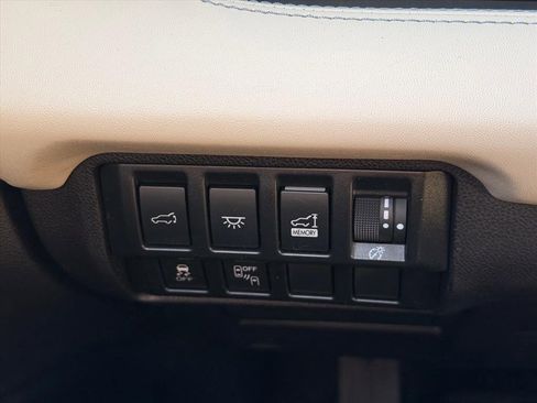 Used 2020 Subaru Ascent Limited w/ Technology Package image 17