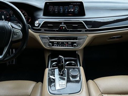 Used 2016 BMW 750i xDrive AWD/4WD image 18