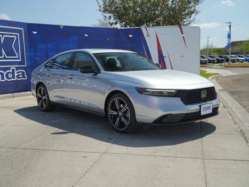 Used 2026 Honda Accord SE image 3