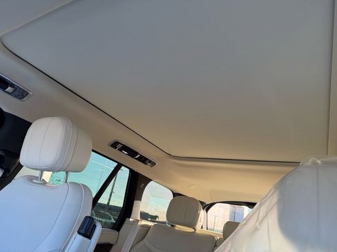 New 2026 Land Rover Range Rover SE image 5