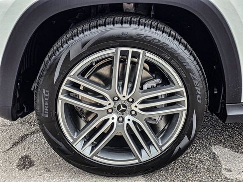 New 2026 Mercedes-Benz GLS 450 4MATIC image 9