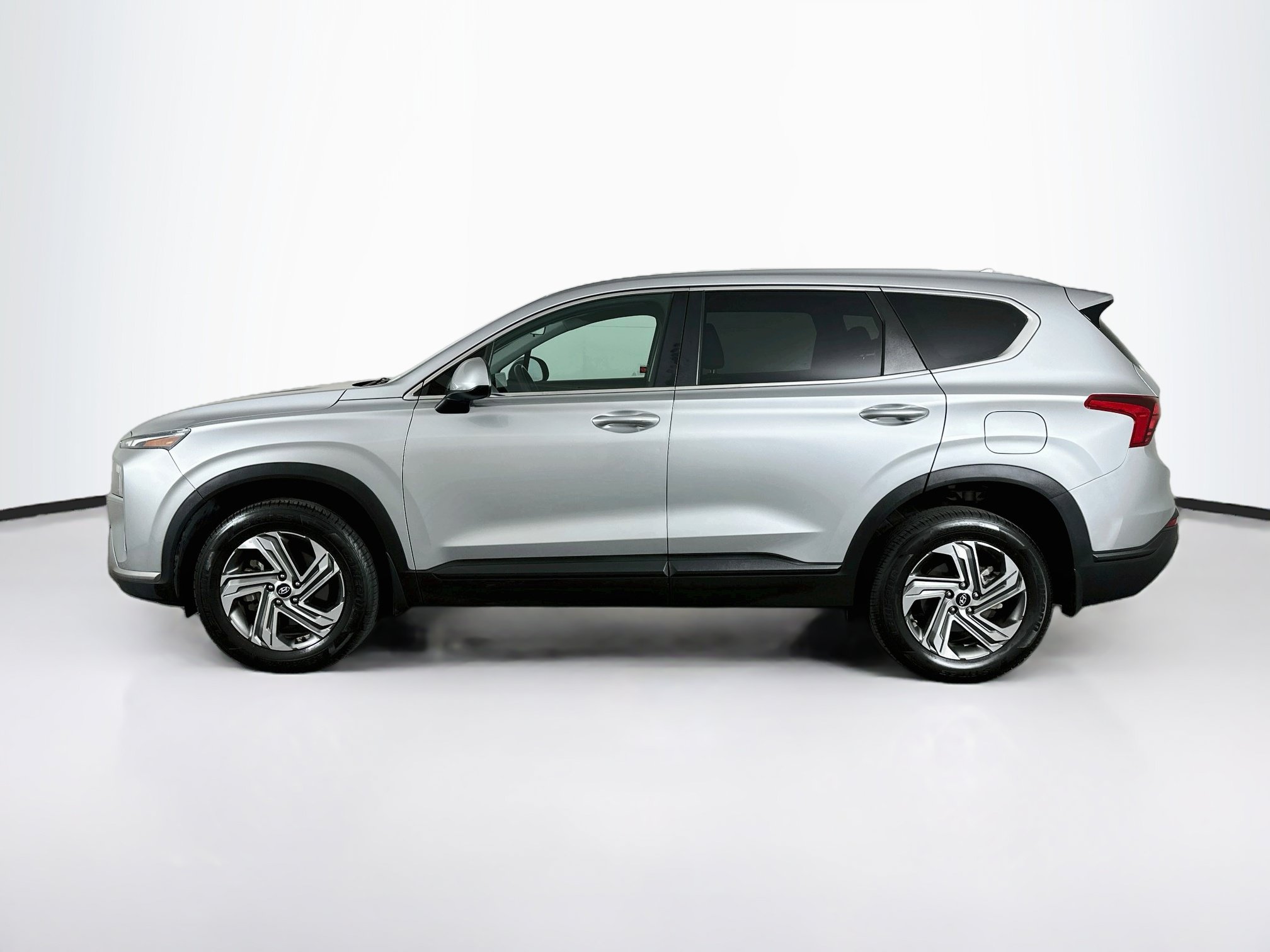 Used 2023 Hyundai Santa Fe SE AWD/4WD image 4