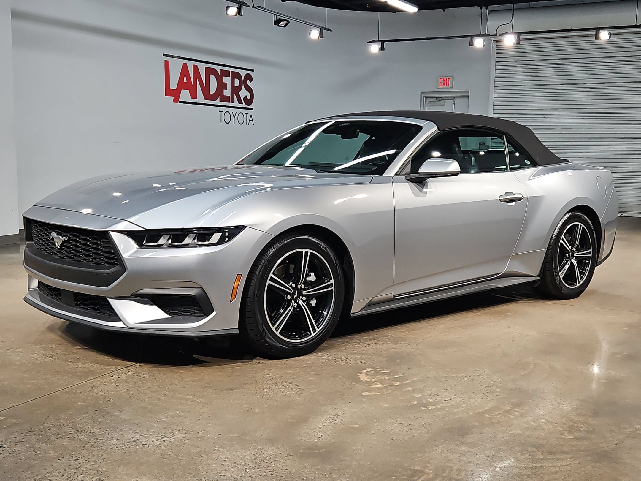 Used 2024 Ford Mustang Premium RWD image 3