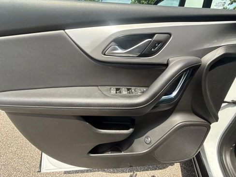 Used 2022 Chevrolet Blazer LT FWD image 25