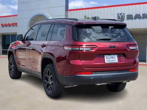 New 2025 Jeep Grand Cherokee L Altitude image 4