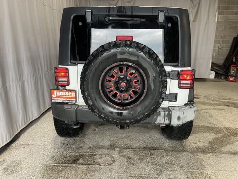 Used 2011 Jeep Wrangler Unlimited Rubicon w/ Trailer Tow Group AWD/4WD image 3