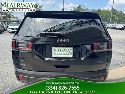 Used 2026 Jeep Cherokee Overland w/ Trailer Tow Group AWD/4WD image 7