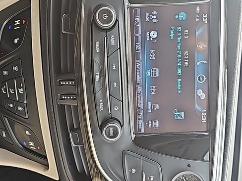 Used 2020 Buick Envision Essence image 29