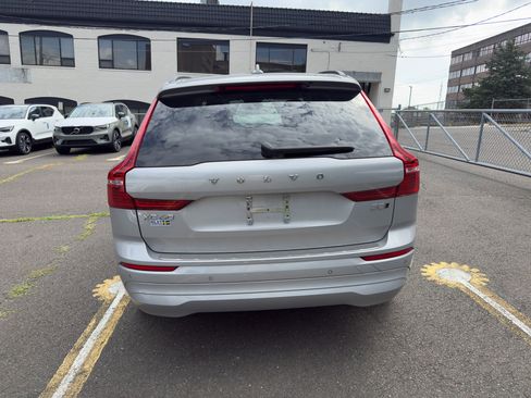 Certified 2023 Volvo XC60 B5 Core w/ Climate Package image 5