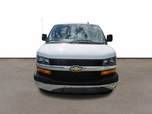 Used 2024 Chevrolet Express 2500 w/ Driver Convenience Package RWD image 8