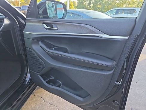 New 2025 Jeep Grand Cherokee Limited w/ Luxury Tech Group II image 81