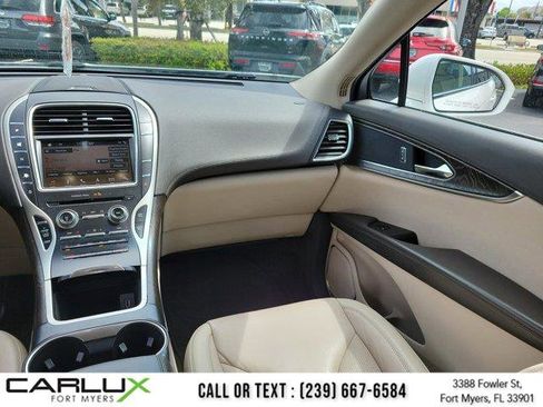 Used 2019 Lincoln Nautilus Select image 22