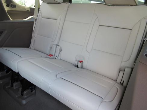 Used 2026 GMC Yukon Denali w/ Sun & Power Step Package AWD/4WD image 37