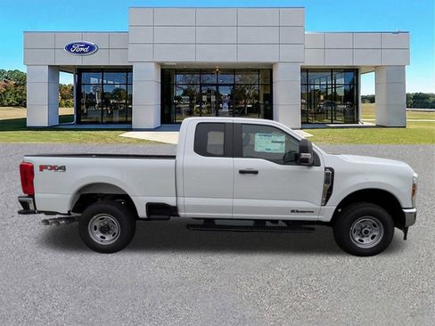 New 2026 Ford F250 XL AWD/4WD image 3
