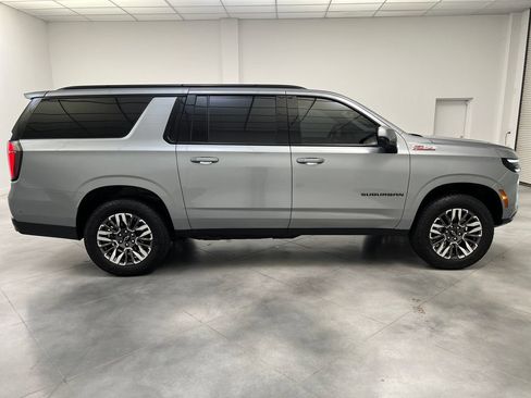 Used 2025 Chevrolet Suburban Z71 AWD/4WD image 10